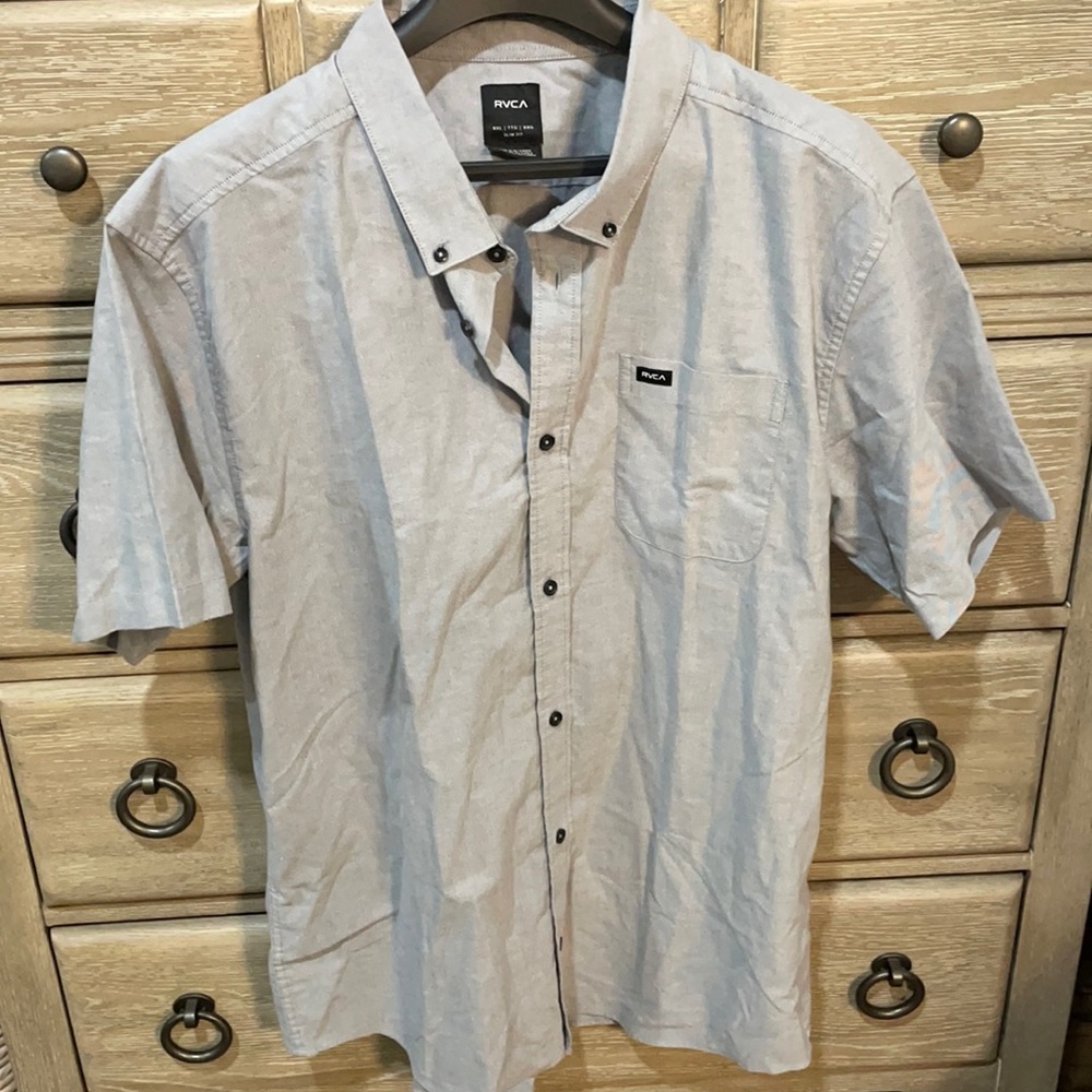 Men’s XXL slim fit RVCA short sleeve button down